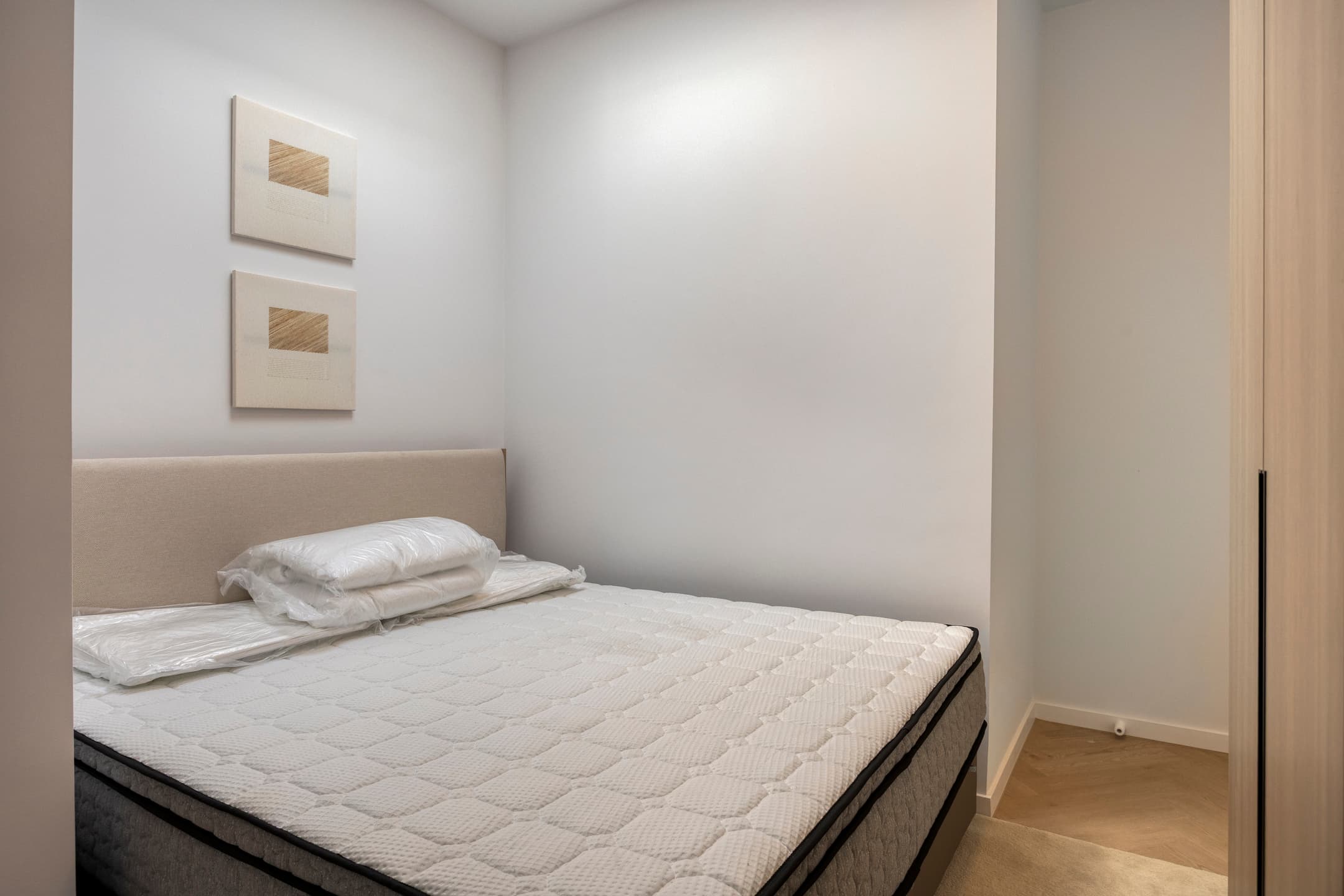 Bedroom — Detail